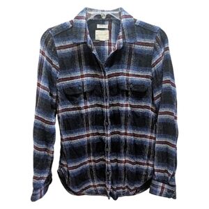 American Eagle Blue and Red Plaid Button-Up Shirt Small